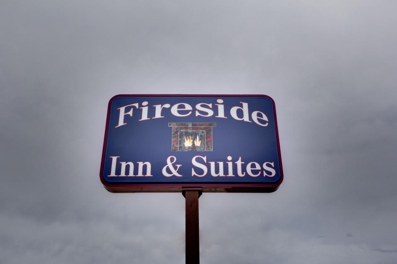 Fireside Inn And Suites Девилс Лейк Екстериор снимка